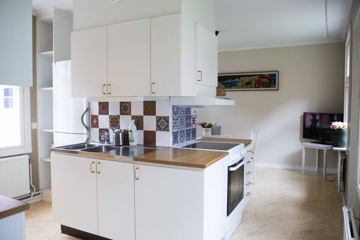 family townhome, multiple beds, non smoking, private bathroom (external building) | private kitchen | electric kettle