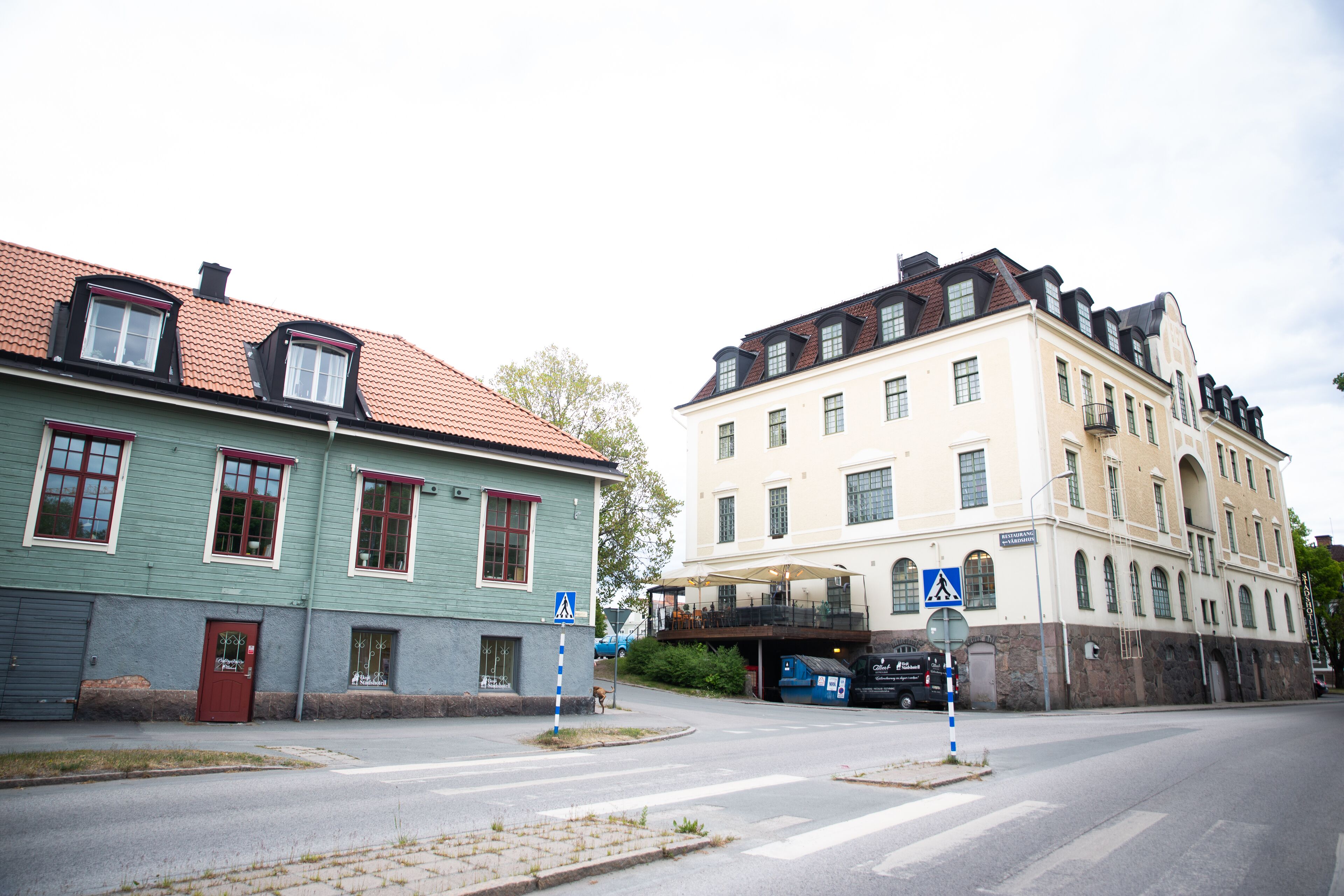 family double room, private bathroom (external building) | 1 bedroom, hypo-allergenic bedding, down duvets, desk