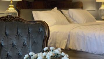 Phòng Suite | Bộ đồ giường kháng dị ứng, chăn bông, bàn, màn/rèm cản sáng