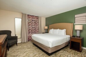 熨斗/熨衫板、Wi-Fi (收費)、床單