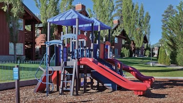 Children’s play area – outdoor