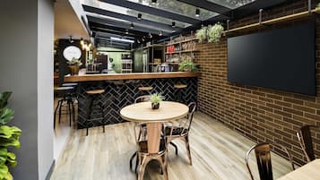 Bar (in der Unterkunft)