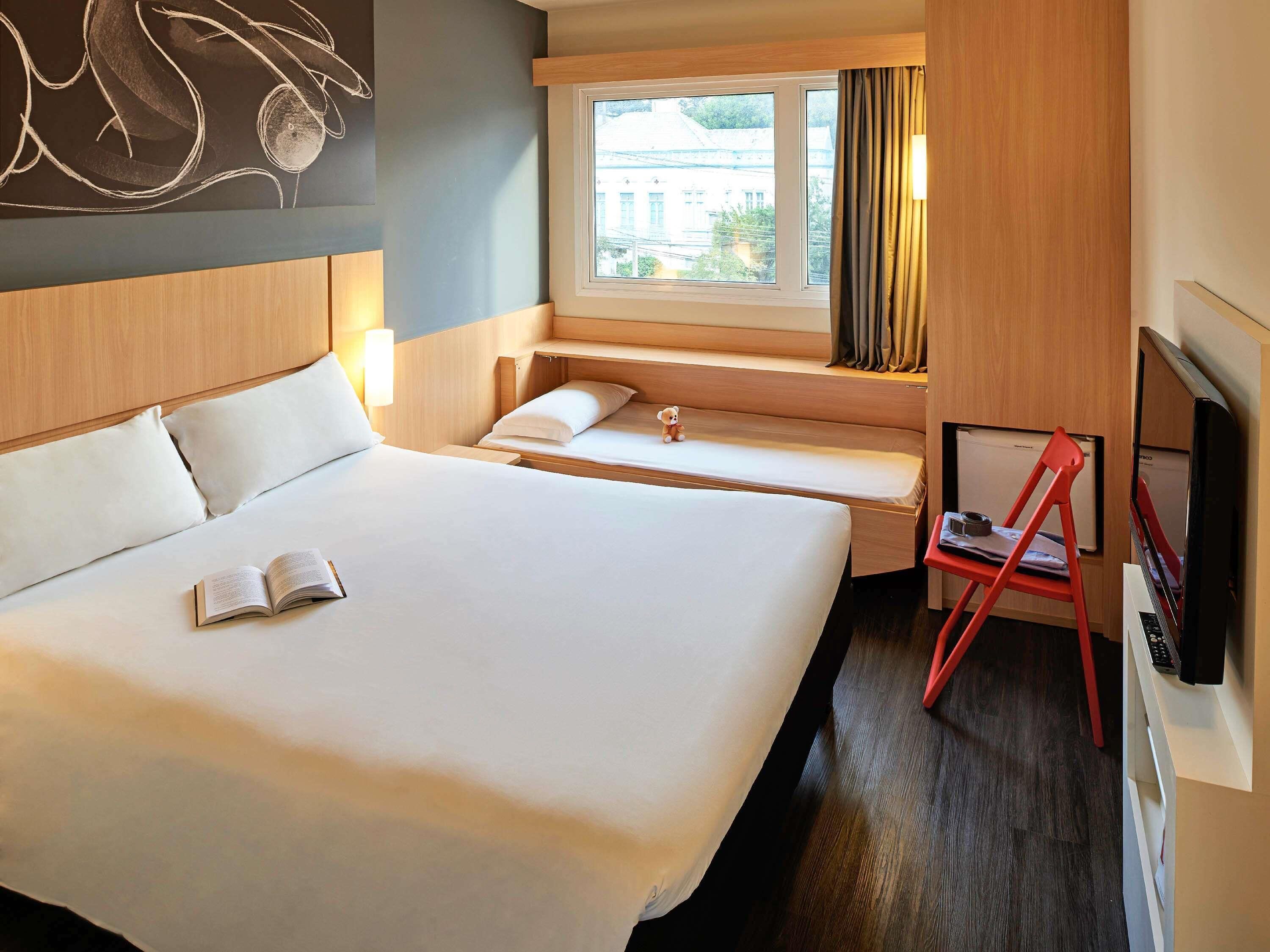 Minibar, két bảo mật tại phòng, bàn, phòng cách âm 