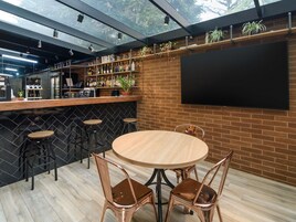 Bar (en la propiedad)
