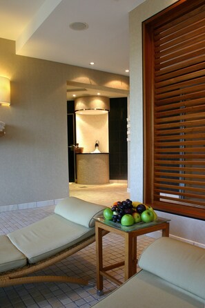 Sauna, steam room, massages