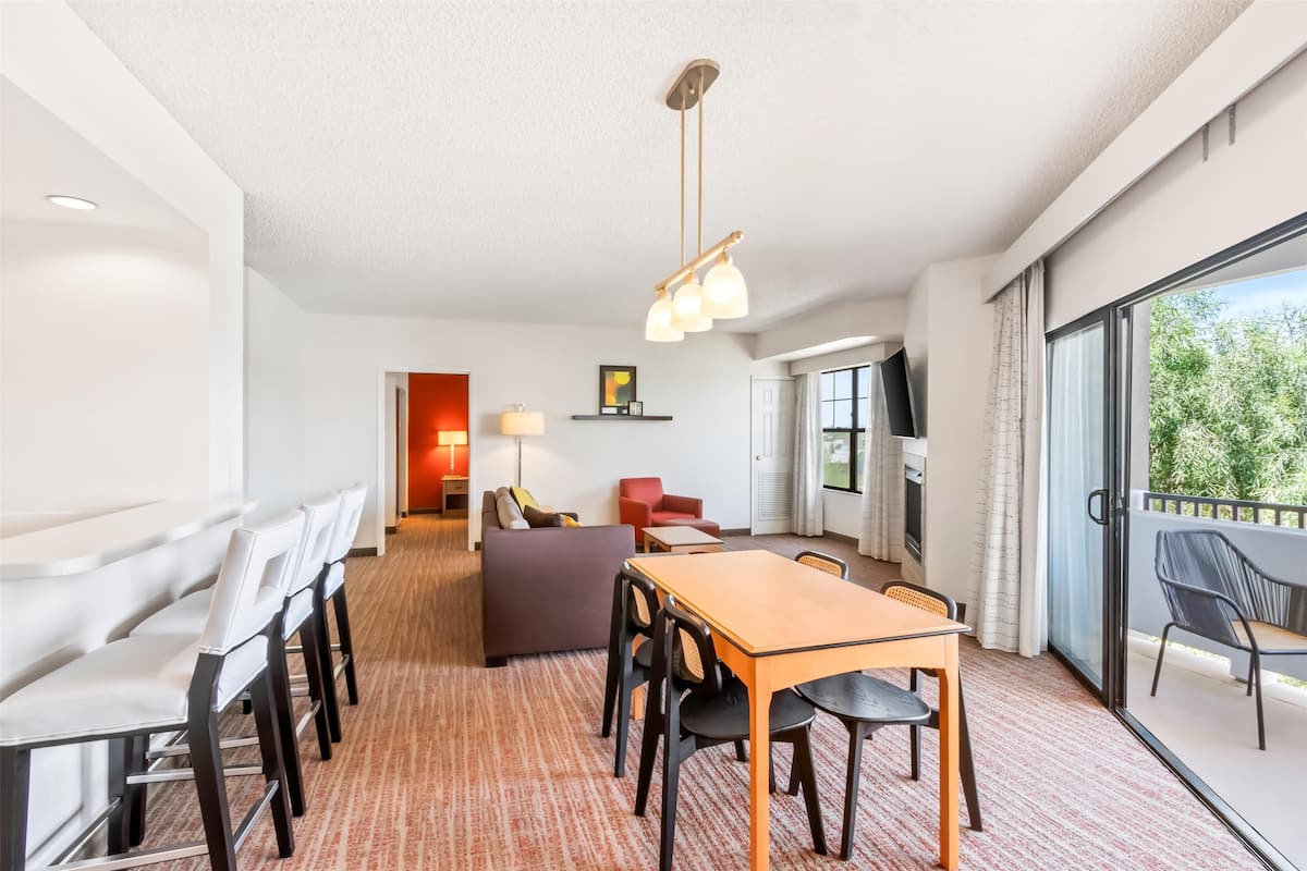 Suite, Multiple Beds | Desk, iron/ironing board, free rollaway beds, free WiFi