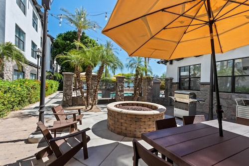 소네스타 ES 스위트 피닉스 구디이어