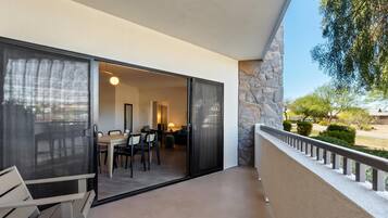 Suite, Plusieurs lits | Vue de la chambre