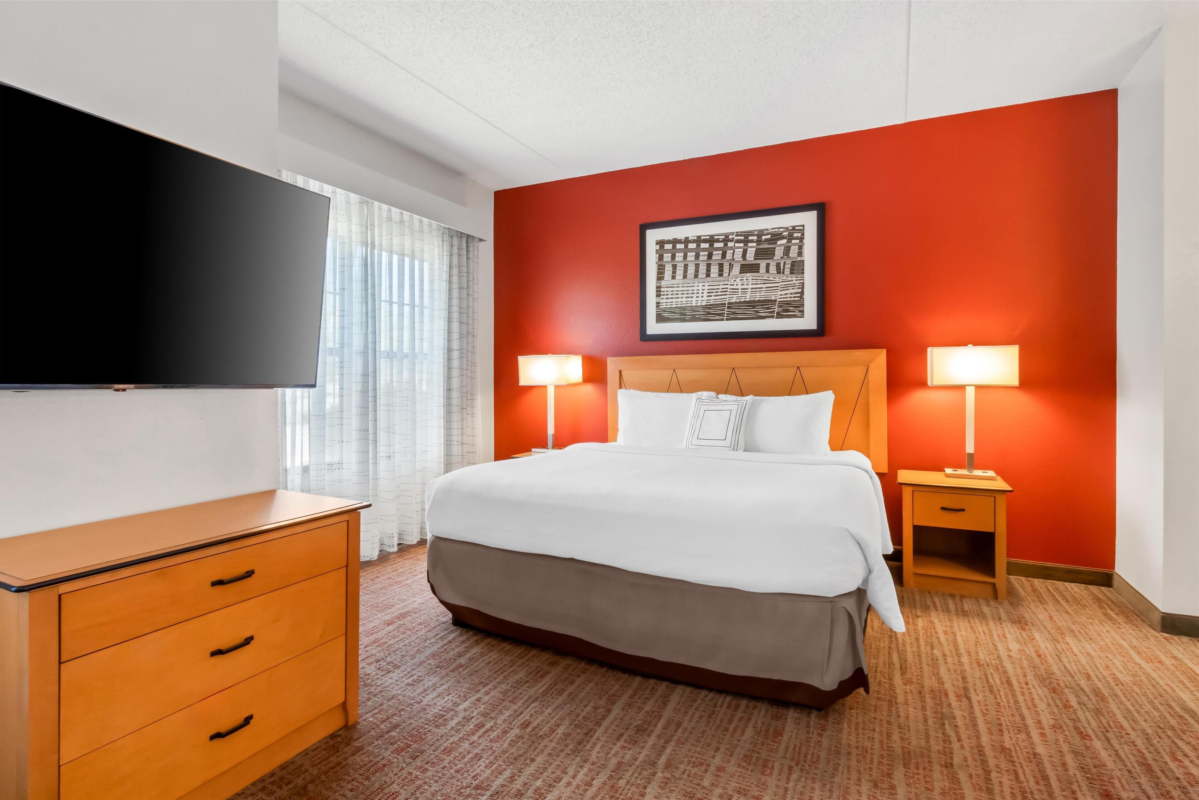 studio suite, 1 king bed | in-room safe, desk, iron/ironing board, free rollaway beds