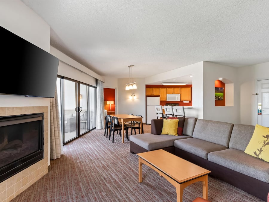 Suite, letti multipli | Una scrivania, ferro/asse da stiro, letti aggiuntivi gratuiti