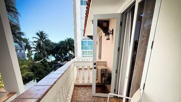 Queen Ocean View | Vistas del balcón