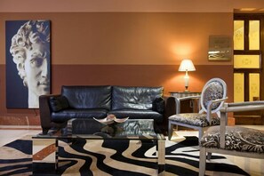 Sala de estar en el lobby