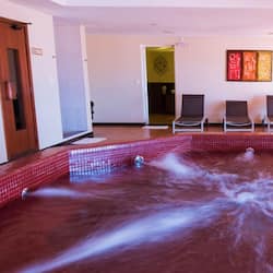 Indoor spa tub