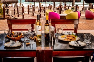 4 restaurants, breakfast served