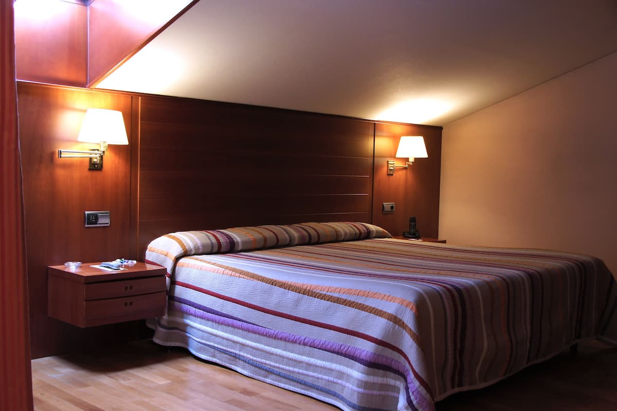 Suite | Minibar, bureau, rideaux occultants, lits bébé (gratuits)