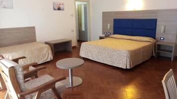 Minibar, in-room safe, desk, free WiFi