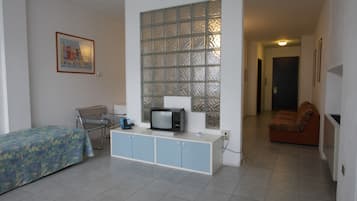 Minibar, in-room safe, desk, free WiFi