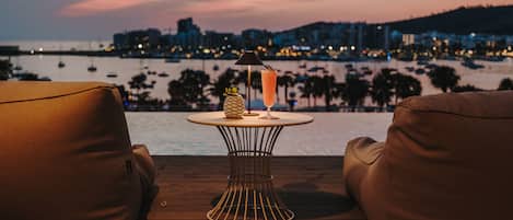 3 outdoor pools, open 10:00 AM to 7:00 PM, free cabanas, pool umbrellas
