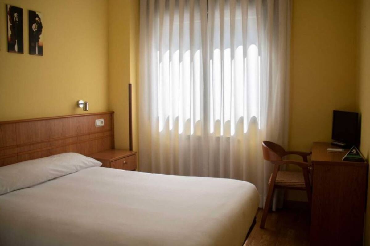 Coffres-forts dans les chambres, bureau, rideaux occultants