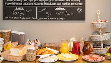 Free daily cooked-to-order breakfast