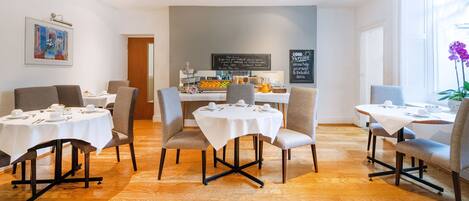 Desayuno a la carta incluido todos los días