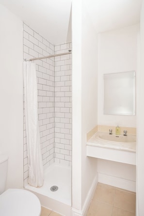 Single Room | Bathroom