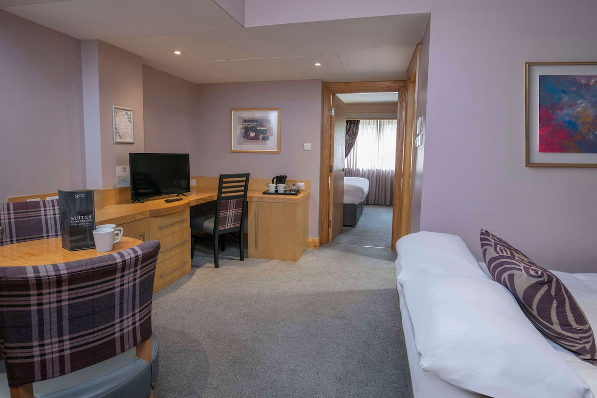 1 bedroom, in-room safe, desk, iron/ironing board