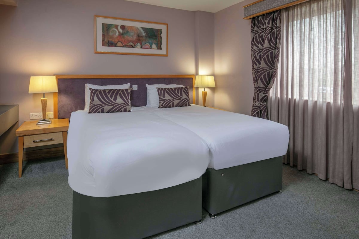 1 bedroom, in-room safe, desk, iron/ironing board