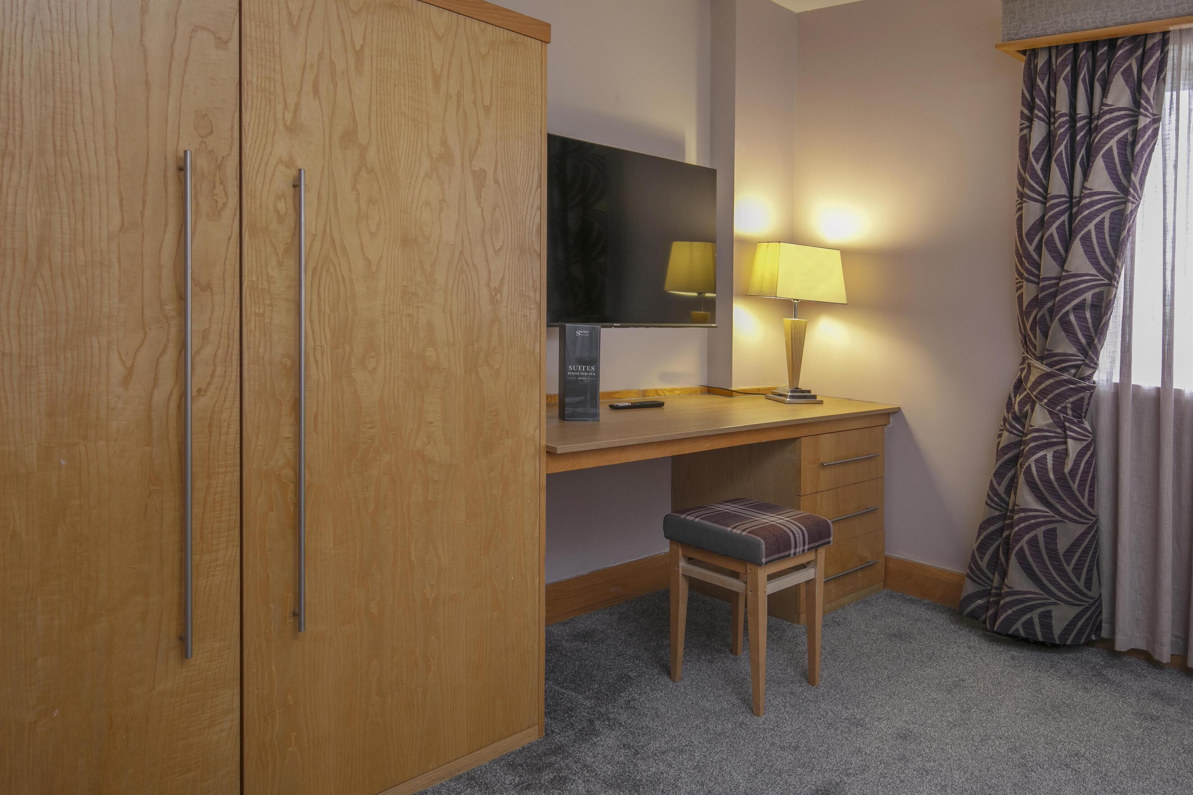 1 bedroom, in-room safe, desk, iron/ironing board