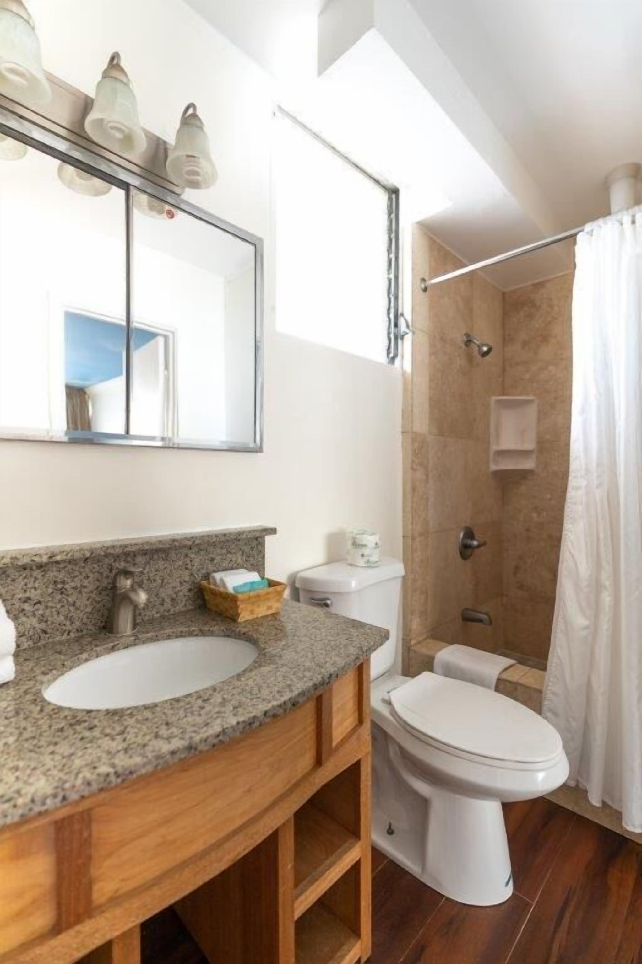 Appartamento, 1 camera da letto (with 1 Queen Bed and Sofa Bed) | Bagno | Doccia, asciugacapelli, asciugamani