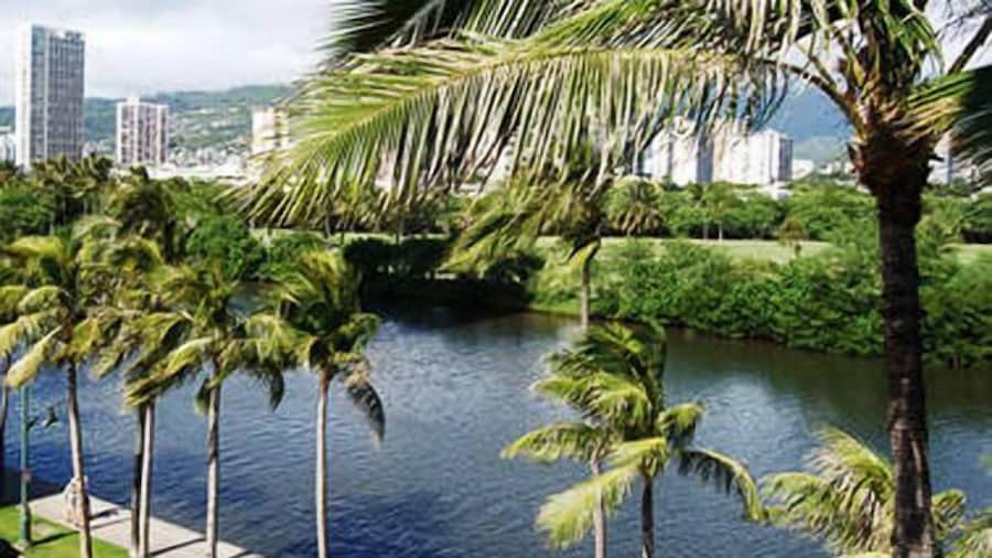 Holiday Surf Hotel