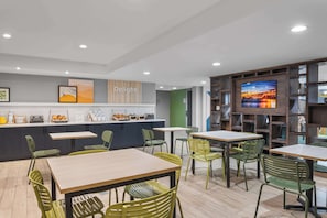 Free daily continental breakfast
