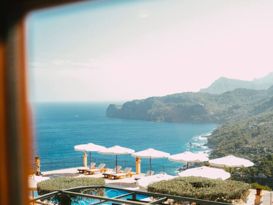 Junior-suite - havudsigt | Premium-sengetøj, dundyner, minibar, pengeskab på værelset