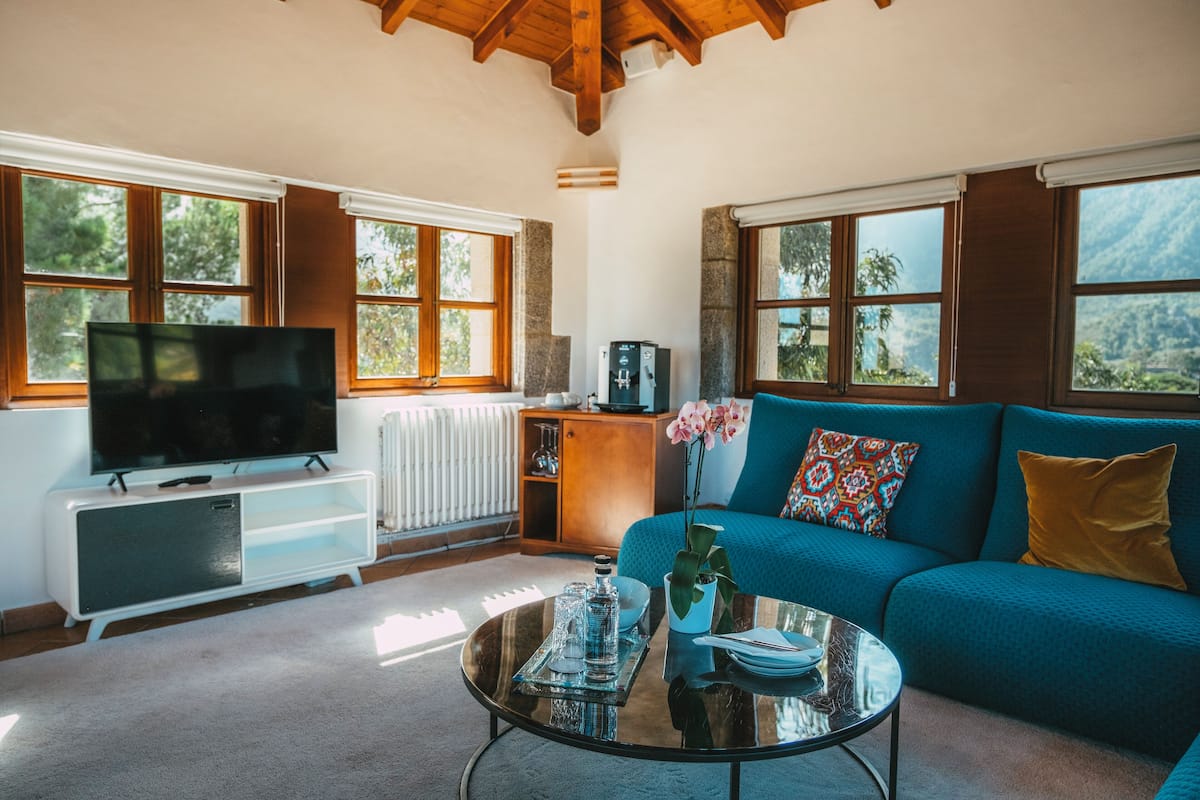 Suite, Terrace, Sea View (Tower) | Living area | 40-inch flat-screen TV with cable channels, DVD player