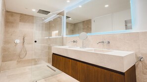 Junior Suite, Sea View (Deluxe) | Bathroom