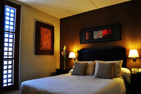 Pillow-top beds, in-room safe, free cots/infant beds, rollaway beds