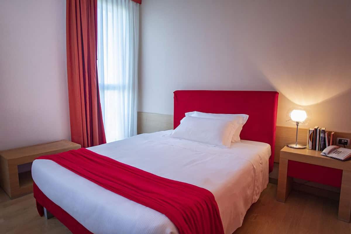 高级房 | 迷你吧、客房内保险箱、办公桌、隔音