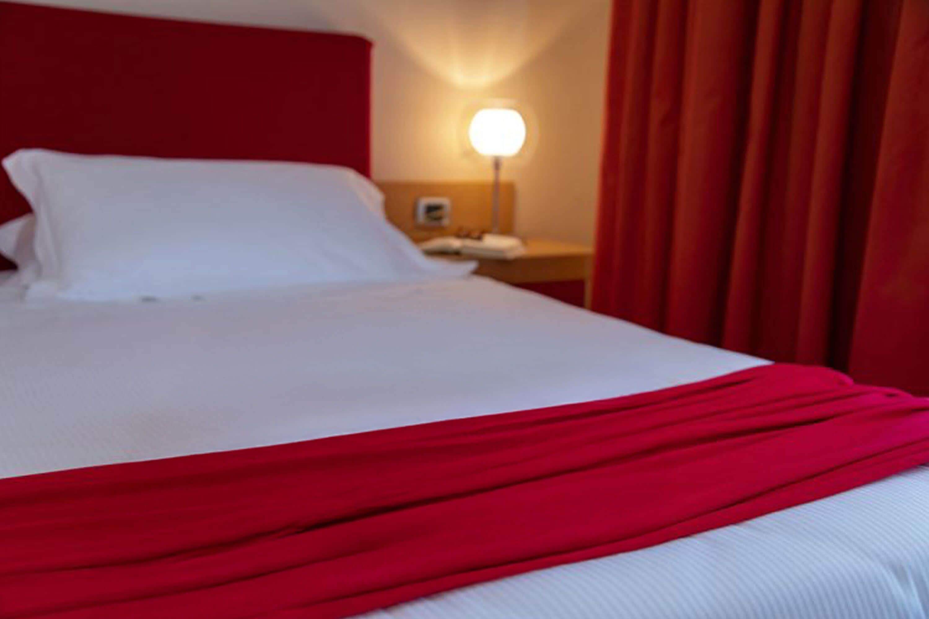 superior double room | 1 bedroom, minibar, in-room safe, desk