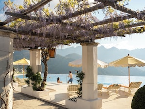 Außenpool, Liegestühle