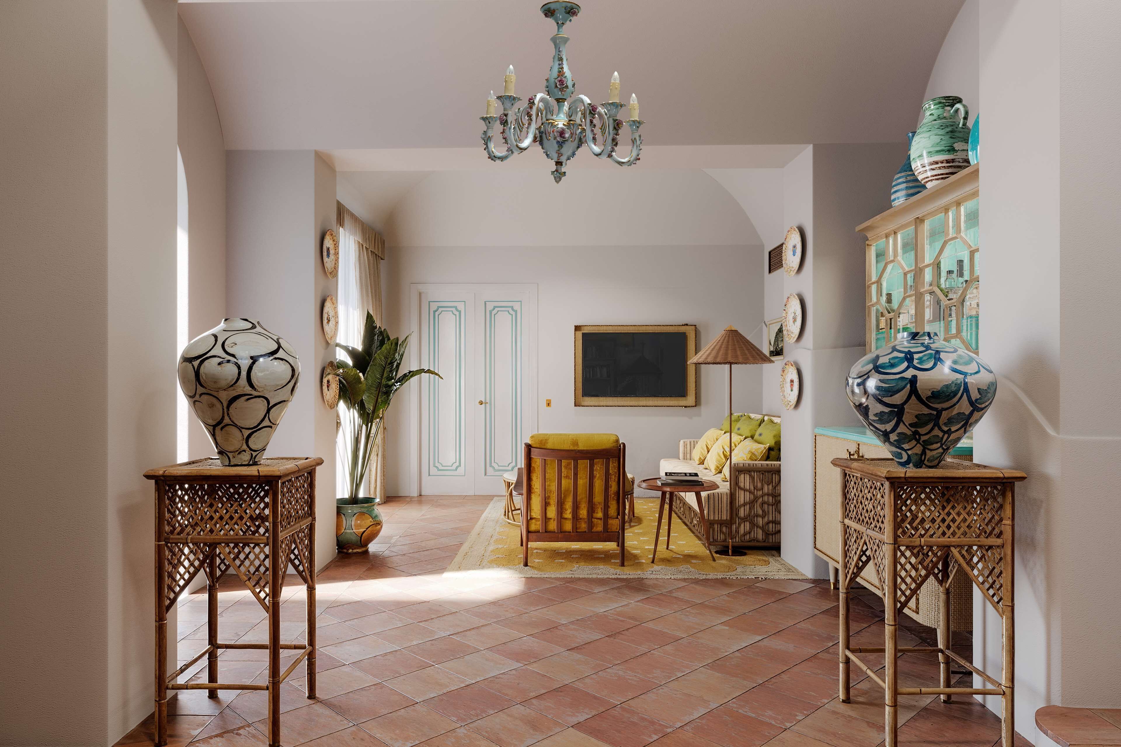 premium bedding, down duvets, minibar, in-room safe