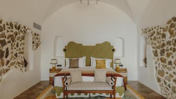 Suite (Divina) | Hochwertige Bettwaren, Daunenbettdecken, Minibar, Zimmersafe