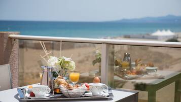 Daily buffet breakfast (EUR 23 per person)