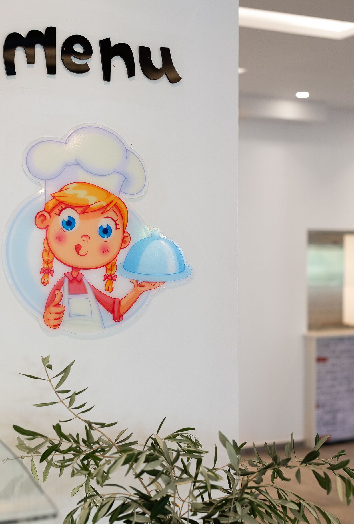 breakfast, lunch, dinner served; international cuisine