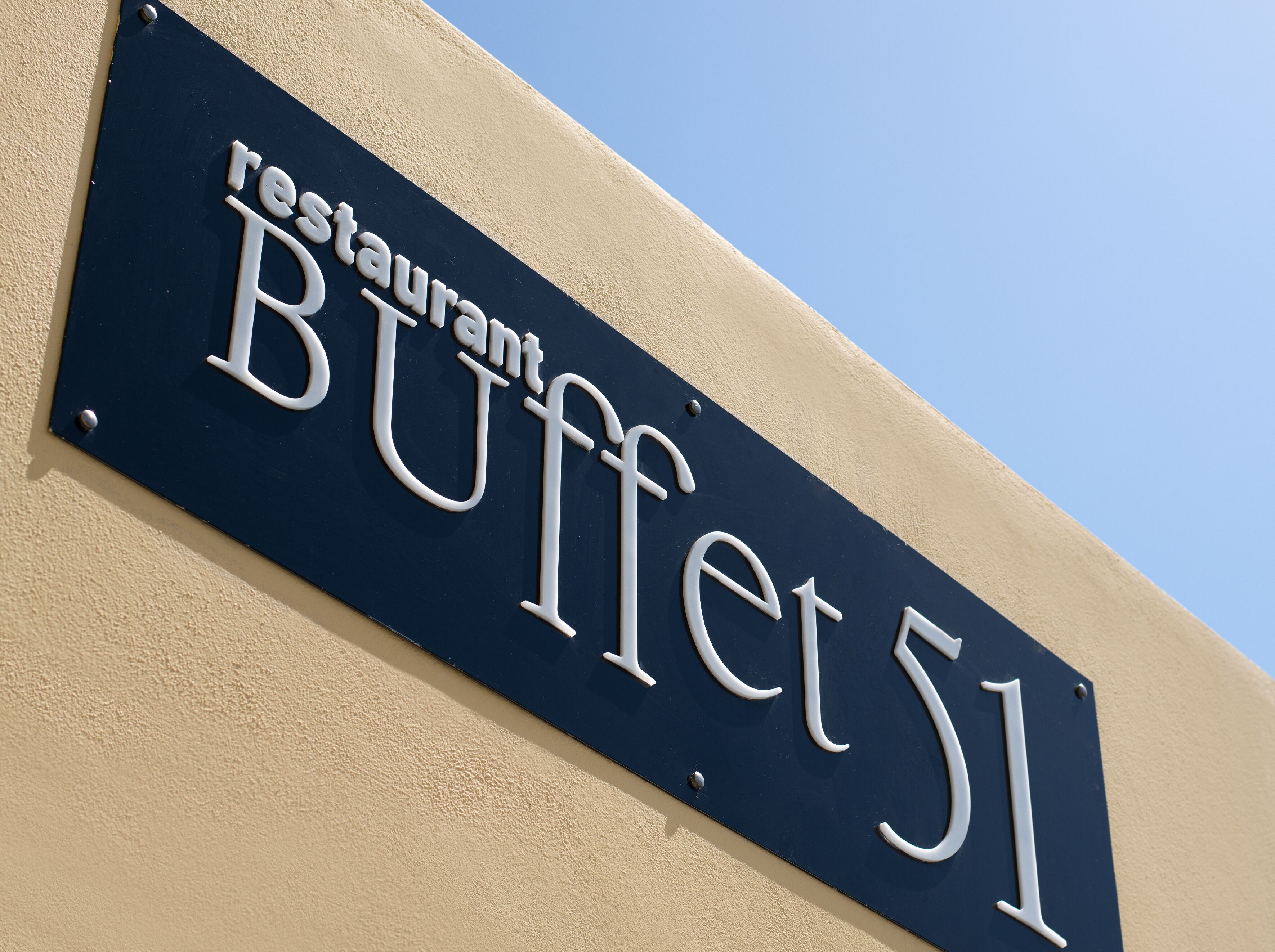 breakfast, lunch, dinner served; international cuisine