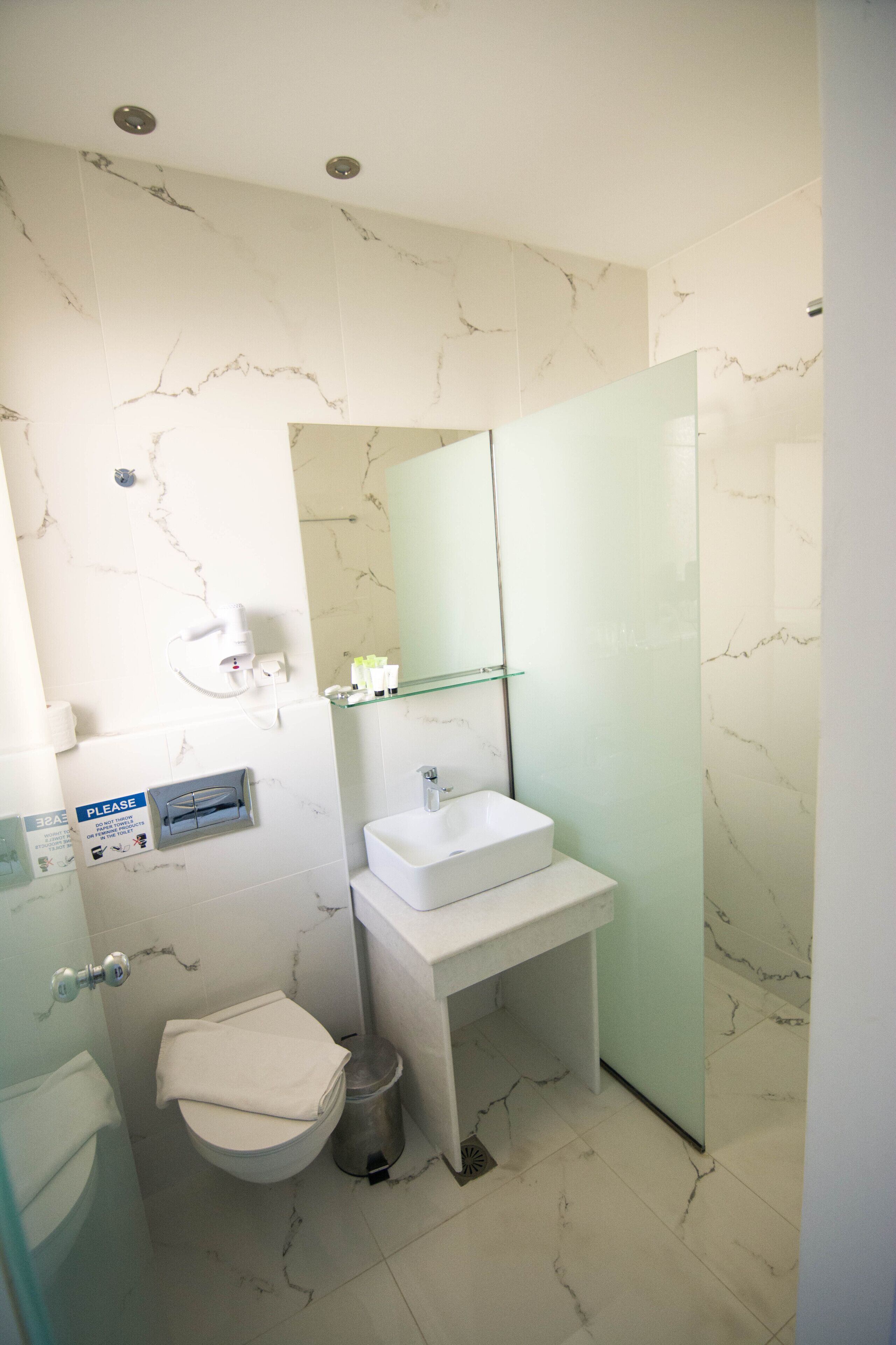 1 bedroom, desk, iron/ironing board, free cots/infant beds