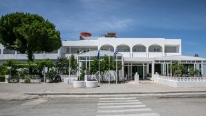 Interior entrance - Lymberia Hotel (Rhodes)