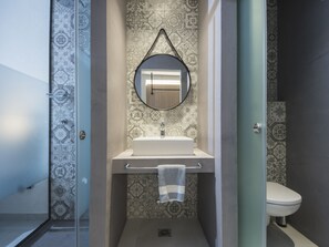 Bathroom shower - Lymberia Hotel (Rhodes)