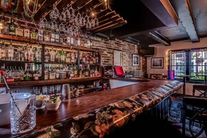 Bar (en la propiedad)