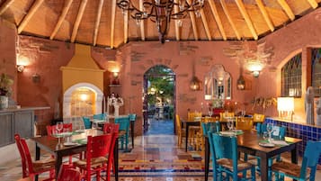 4 restaurants, breakfast, lunch, dinner served; Mediterranean cuisine