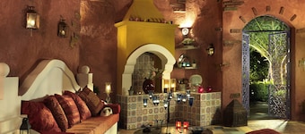 Dionysos Hotel